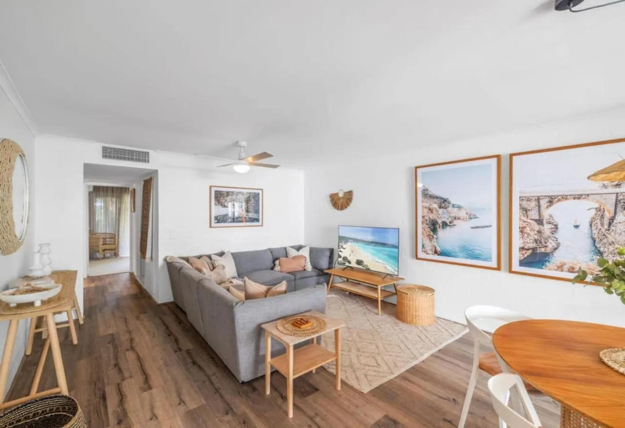 Contemporary Coastal Bliss Apartment Noosa Heads 0*,  Australia