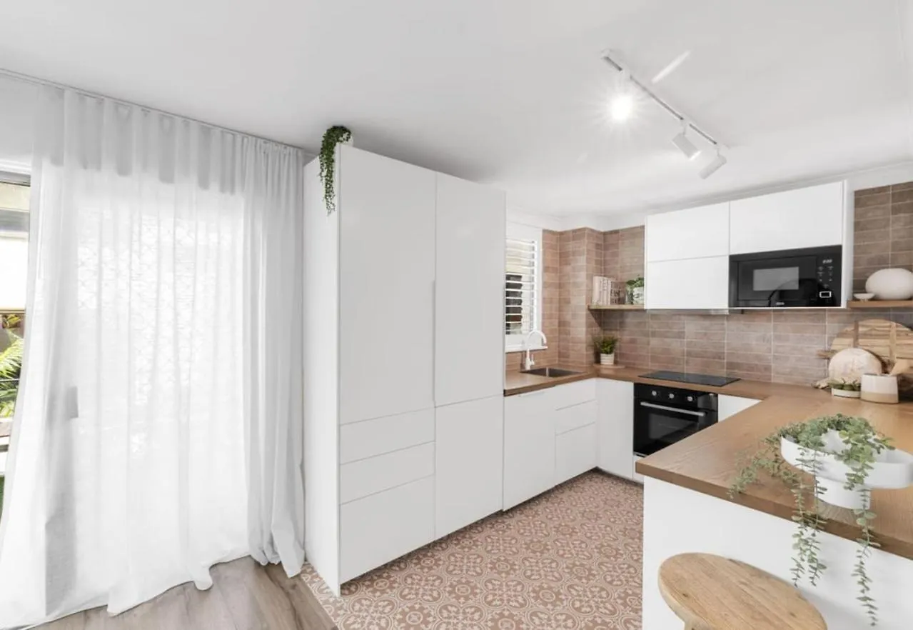 Contemporary Coastal Bliss Apartment Noosa Heads